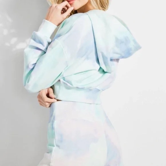GUESS × J Balvin Tie- Dye Logo Cropped Hoodie - Picture 3 of 10